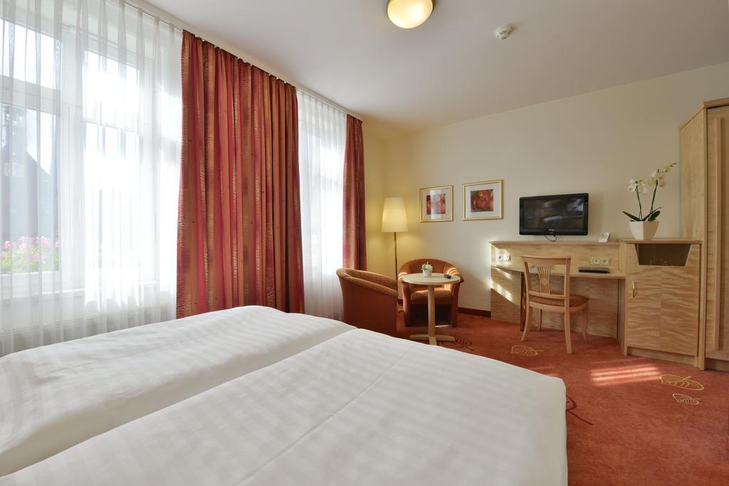 Double Room,699624409:JPEG